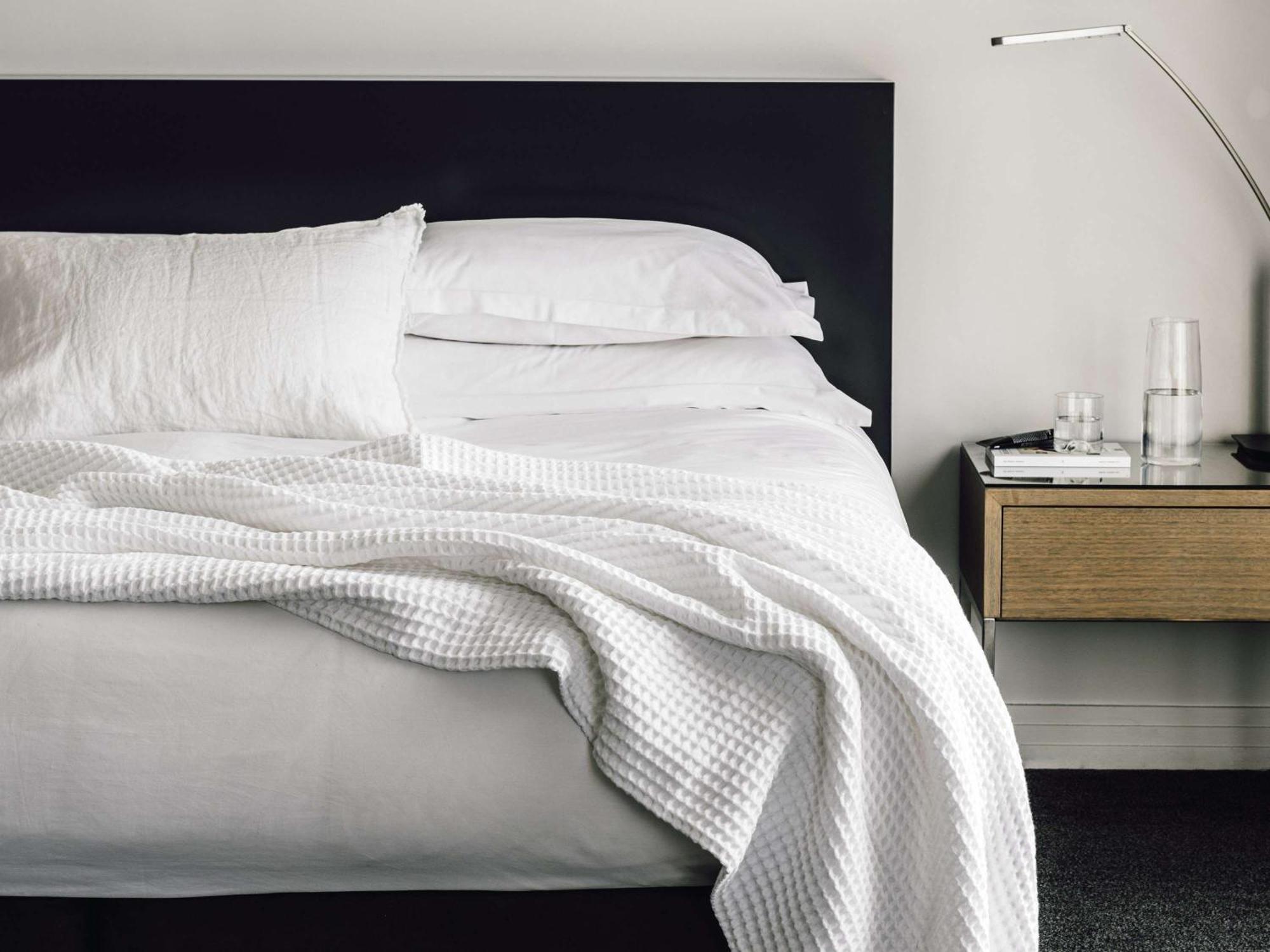 The Como Melbourne City Exterior foto Waffle pique bed linen
