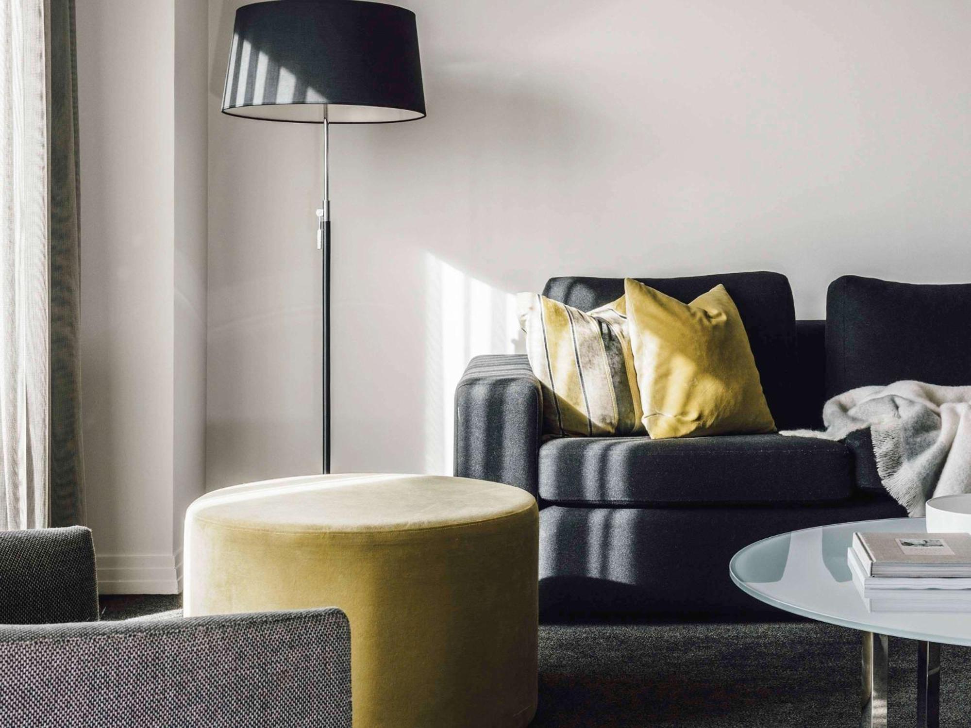 The Como Melbourne City Exterior foto A floor lamp