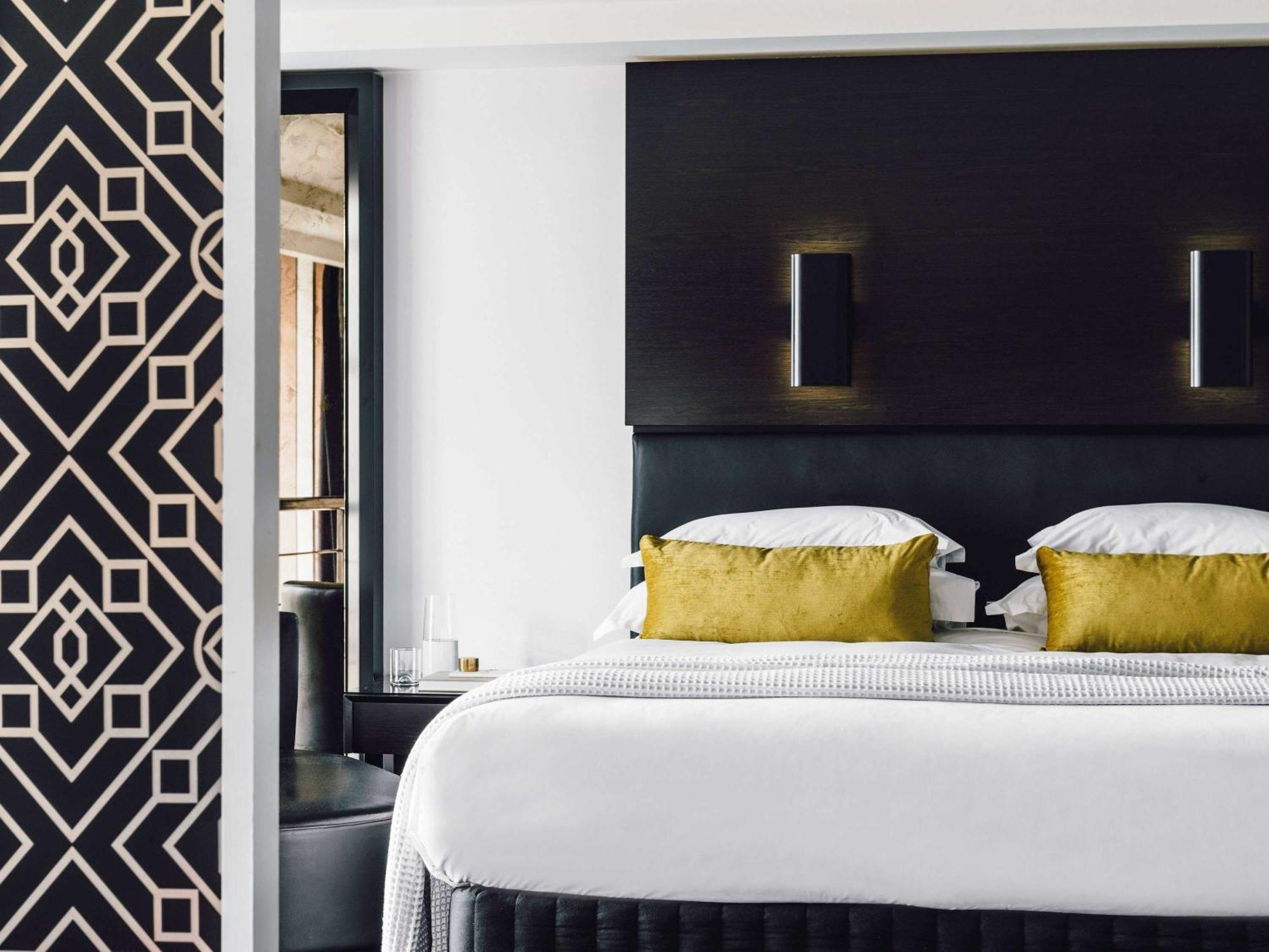 The Como Melbourne City Exterior foto A bedroom at the hotel